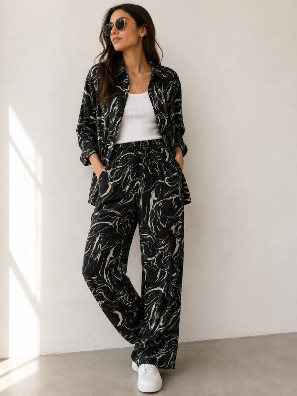 NASTY GAL Abstract Print 2 Piece Set Suit Button Shirt Wide Leg Pant Sz M - Picture 2 of 11